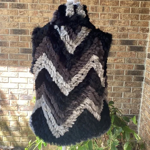 Dolce Cabo gorgeous rabbit fur vest NWT size S Vests